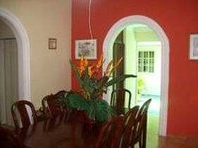 Guest-House-Bella-Epoca-dining-room